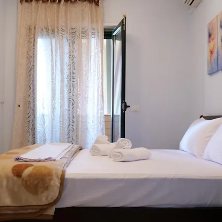 Location Kristi 05 Apartamento *